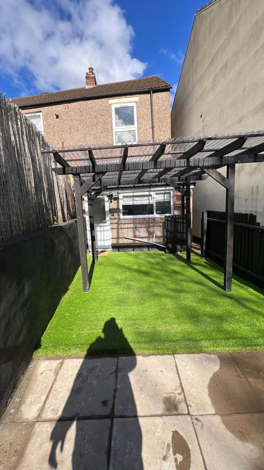 4 Bedrooms Homely House With Garden- Sleeps 9 Comfortably With 6 Comfortable Beds, Free Street Parking, Business Travellers, Contractors, & Holiday-Goers, Coventry, Near All Major Transport Links In Coventry And Motorway 外观 照片