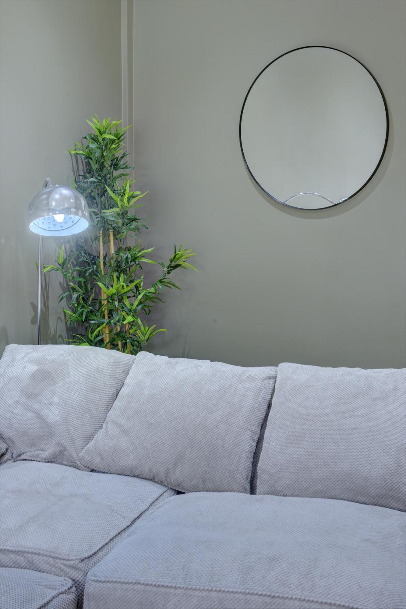 4 Bedrooms Homely House With Garden- Sleeps 9 Comfortably With 6 Comfortable Beds, Free Street Parking, Business Travellers, Contractors, & Holiday-Goers, Coventry, Near All Major Transport Links In Coventry And Motorway 外观 照片