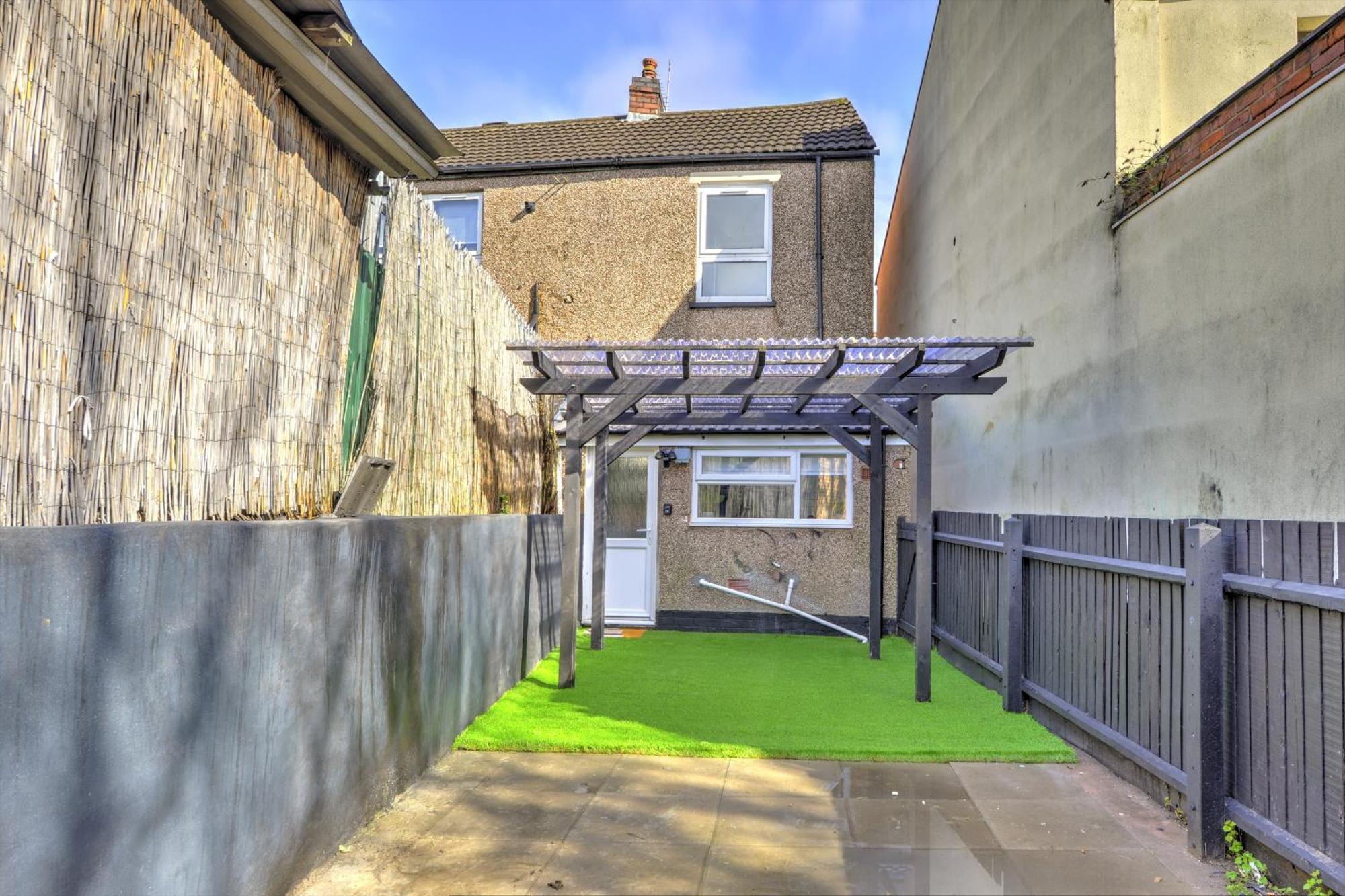 4 Bedrooms Homely House With Garden- Sleeps 9 Comfortably With 6 Comfortable Beds, Free Street Parking, Business Travellers, Contractors, & Holiday-Goers, Coventry, Near All Major Transport Links In Coventry And Motorway 外观 照片